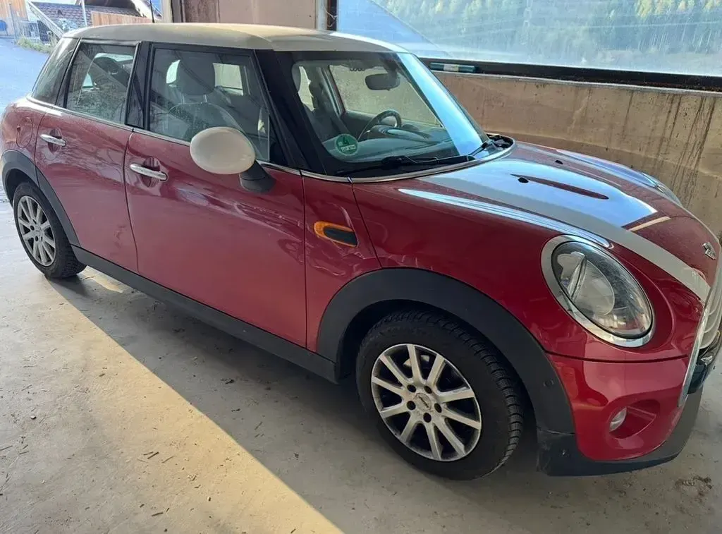 Używany Mini Cooper 136 KM (100 kW) 2015 Czerwony Hatchback