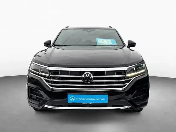 Gebraucht VW Touareg 231 PS (169 kW) 2023 Grenadillschwarz metallic SUV