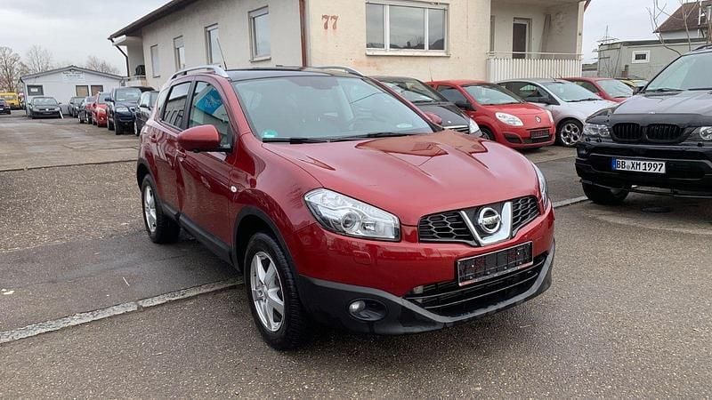 Gebraucht Nissan Qashqai Tekna 150 PS (110 kW) 2012 Rot SUV