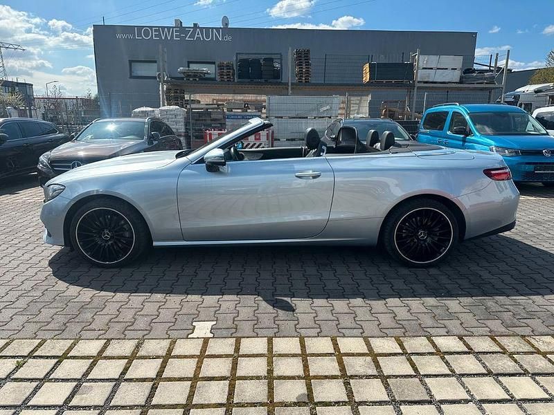 Gebraucht Mercedes E220 Avantgarde 194 PS (142 kW) 2018 Diamantsilber Cabrio