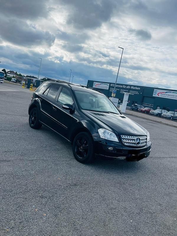 Gebraucht Mercedes ML280 190 PS (139 kW) 2007 Schwarz SUV