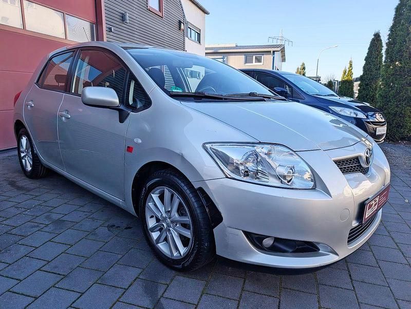 Gebraucht Toyota Auris Team 97 PS (71 kW) 2009 Silber Limousine