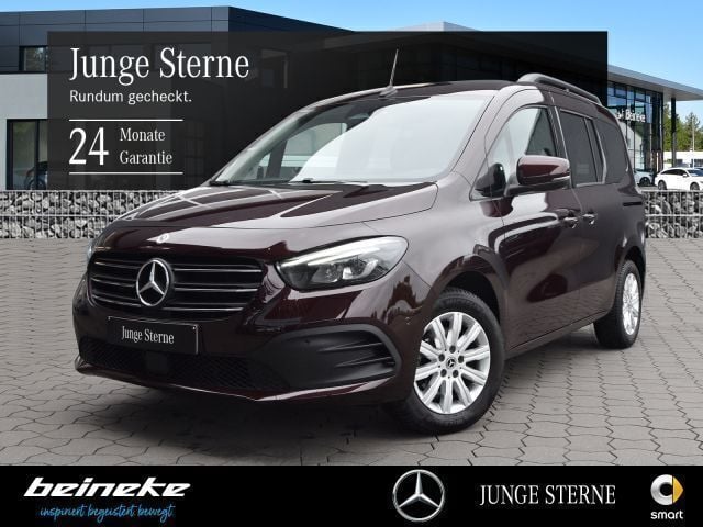 Rot Gebraucht 2024 Mercedes 180 Progressive Limousine | 29.690 € (Teuer) - Bild 1/3