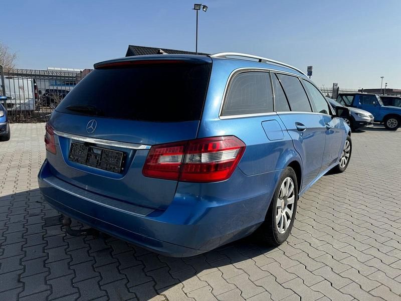 Gebraucht Mercedes E200 136 PS (100 kW) 2013 Blau Kombi