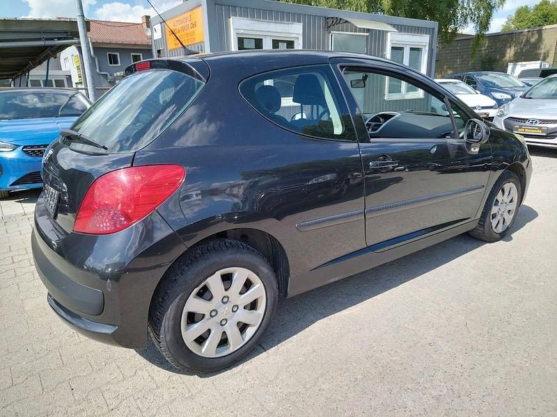 Gebraucht Peugeot 207 Tendance 73 PS (53 kW) 2007 Schwarz Limousine