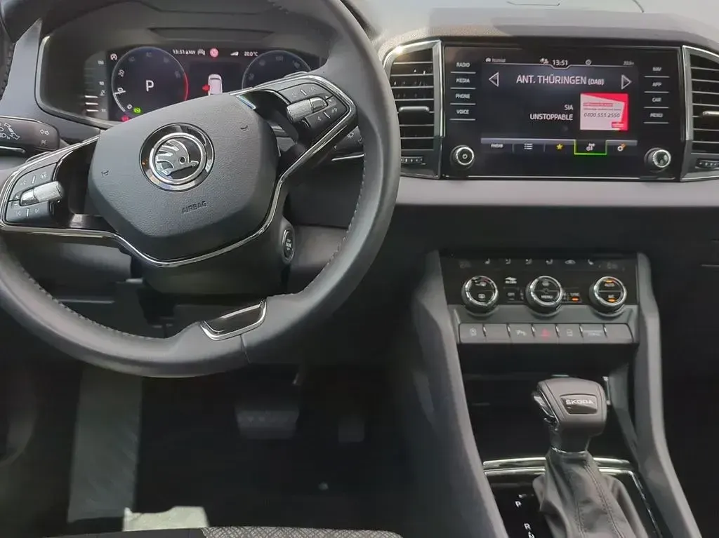 Gebraucht Skoda Karoq Style 150 PS (110 kW) 2022 Moonweiss metallic SUV