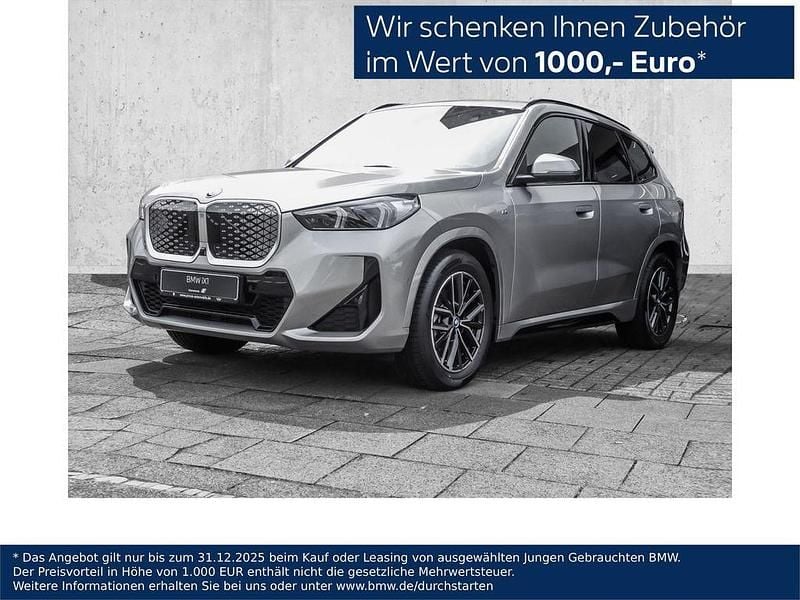 Silber Neu 2025 BMW iX1 M Sport SUV | 48.990 € (Guter Preis) - Bild 1/4