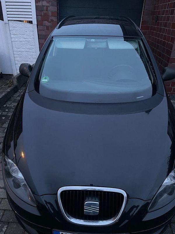 Schwarz Gebraucht 2008 Seat Altea XL Reference Van / Kleinbus | 1.700 € (Superpreis) - Bild 1/4