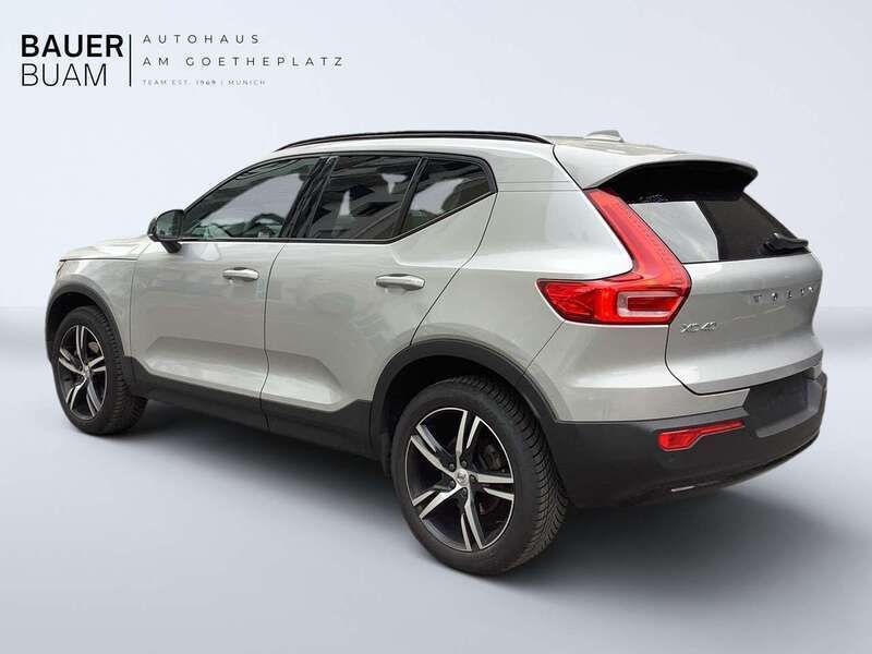 Gebraucht Volvo XC40 Plus 163 PS (119 kW) 2024 Silver dawn metallic SUV