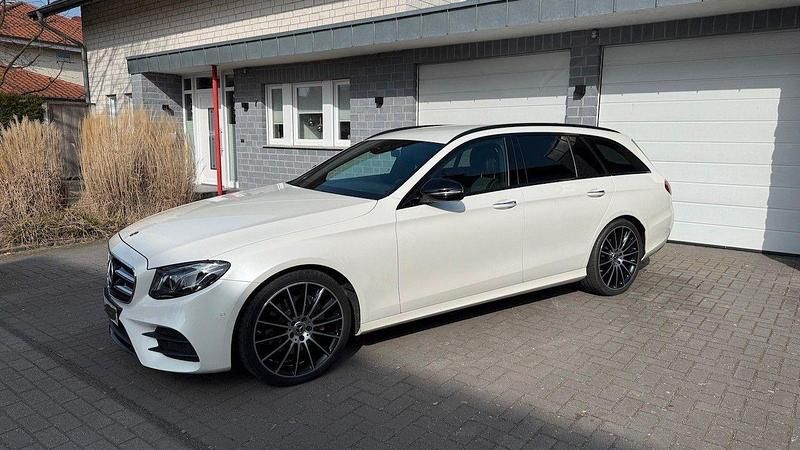 Gebraucht Mercedes E220 AMG 194 PS (142 kW) 2017 Weiß Kombi