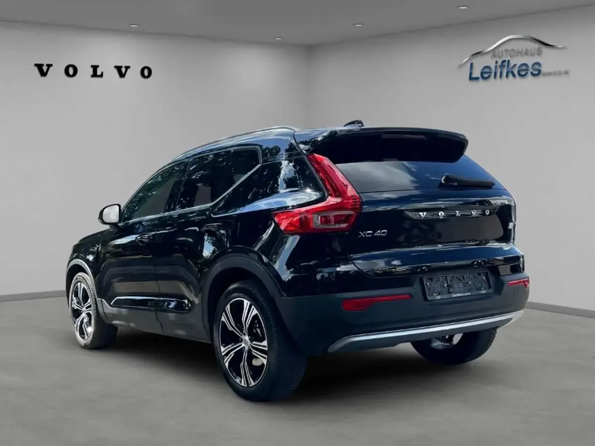 Gebraucht Volvo XC40 Inscription 179 PS (131 kW) 2022 Schwarz SUV