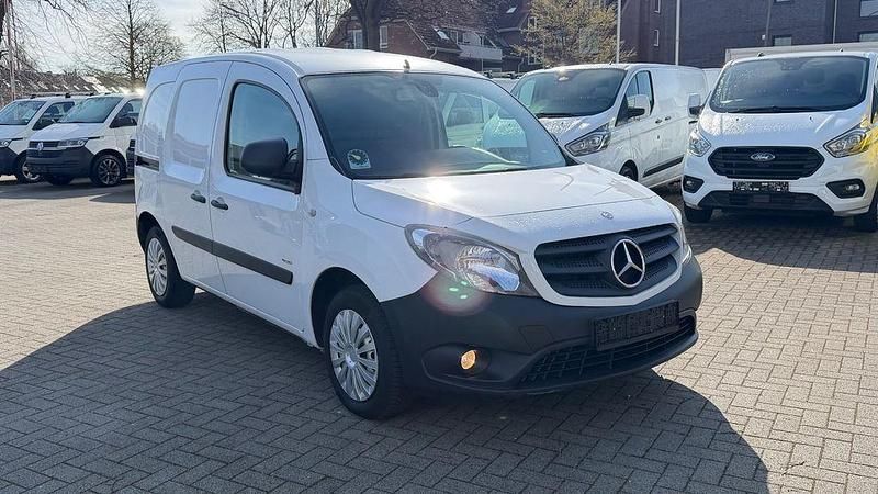 Gebraucht Mercedes Citan 109 90 PS (66 kW) 2017 Arktikweiss Van / Kleinbus