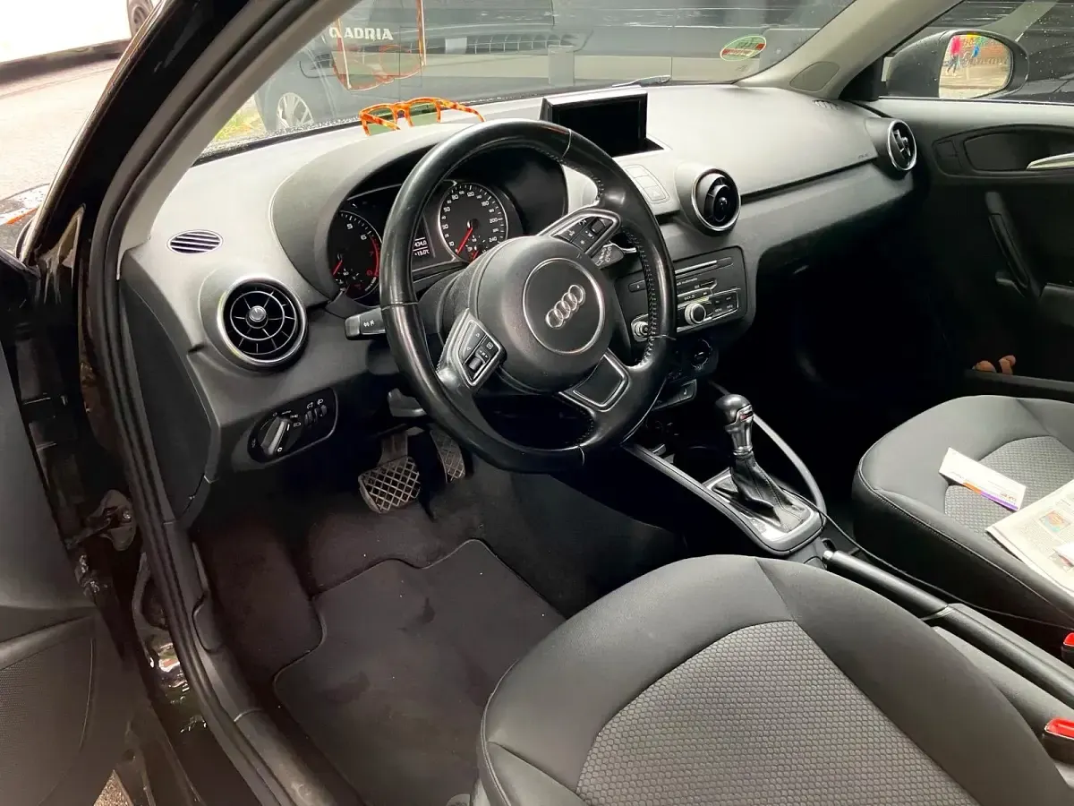 Gebraucht Audi A1 95 PS (69 kW) 2018 Schwarz Kleinwagen