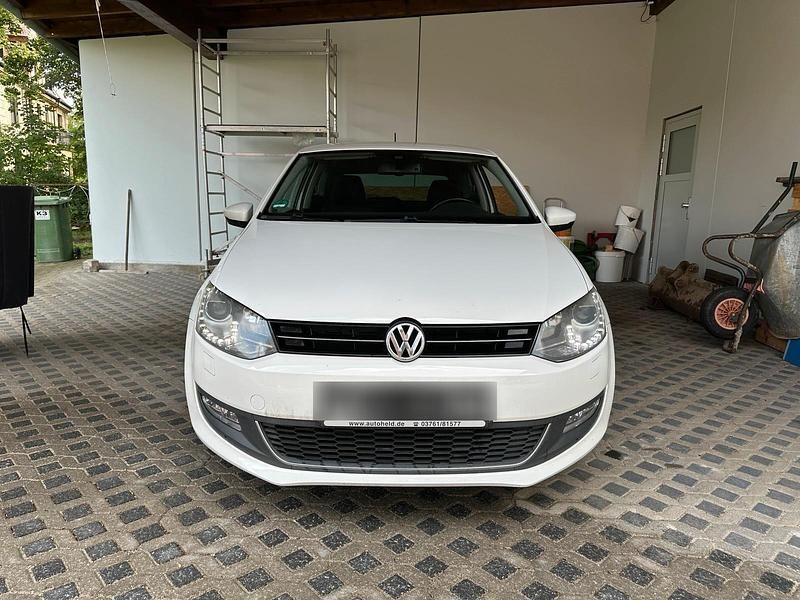 Weiß Gebraucht 2013 VW Polo Kleinwagen | 4.500 € (Fairer Preis) - Bild 1/4