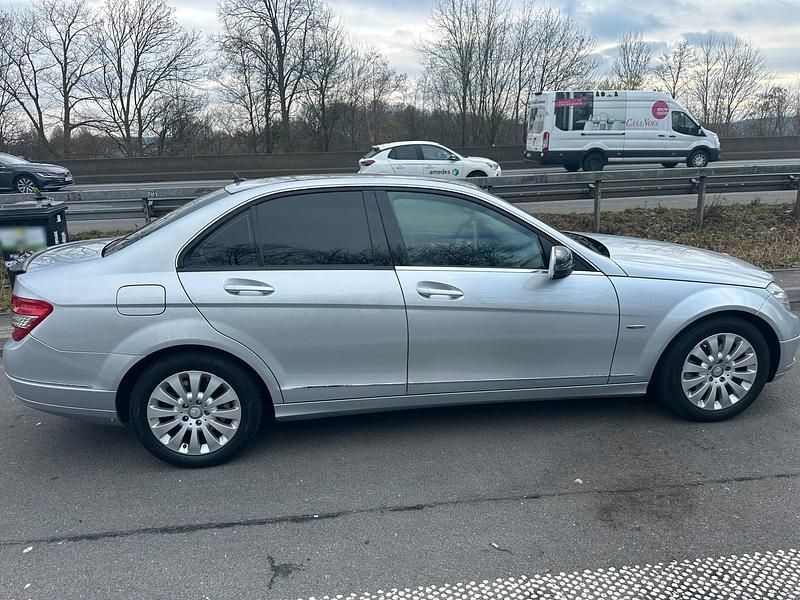 Gebraucht Mercedes C250 204 PS (150 kW) 2009 Silber Limousine