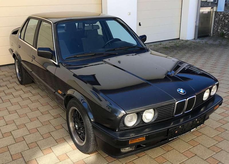 Gebraucht BMW 320 192 PS (141 kW) 1989 Schwarz metallic Limousine