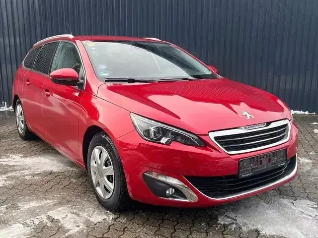 Gebraucht Peugeot 308 131 PS (96 kW) 2016 Rot Kombi