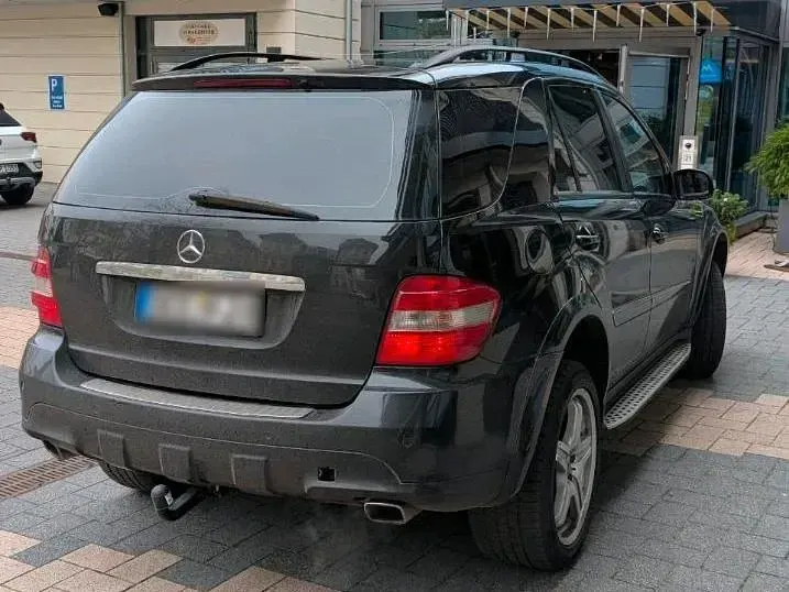 Gebraucht Mercedes ML420 AMG 306 PS (225 kW) 2008 Schwarz SUV
