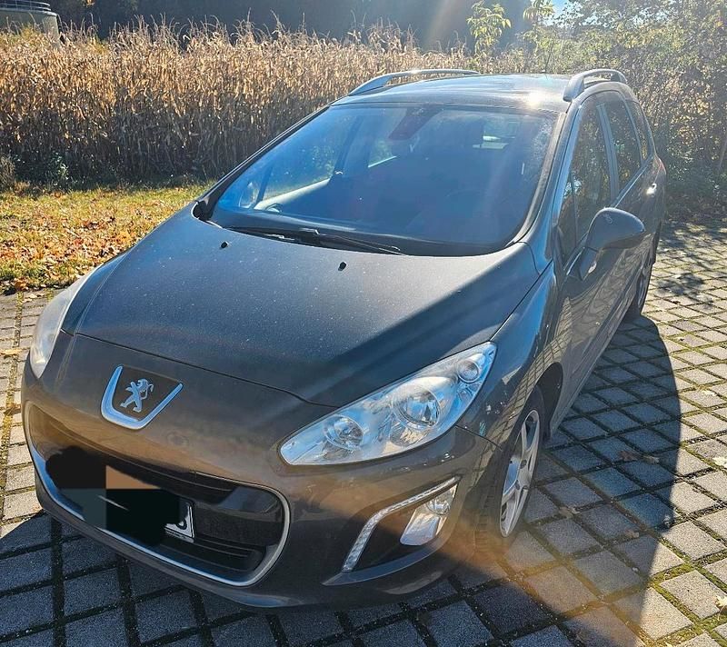 Grau Gebraucht 2012 Peugeot 308 Kombi | 6.500 € (Etwas zu teuer) - Bild 1/4