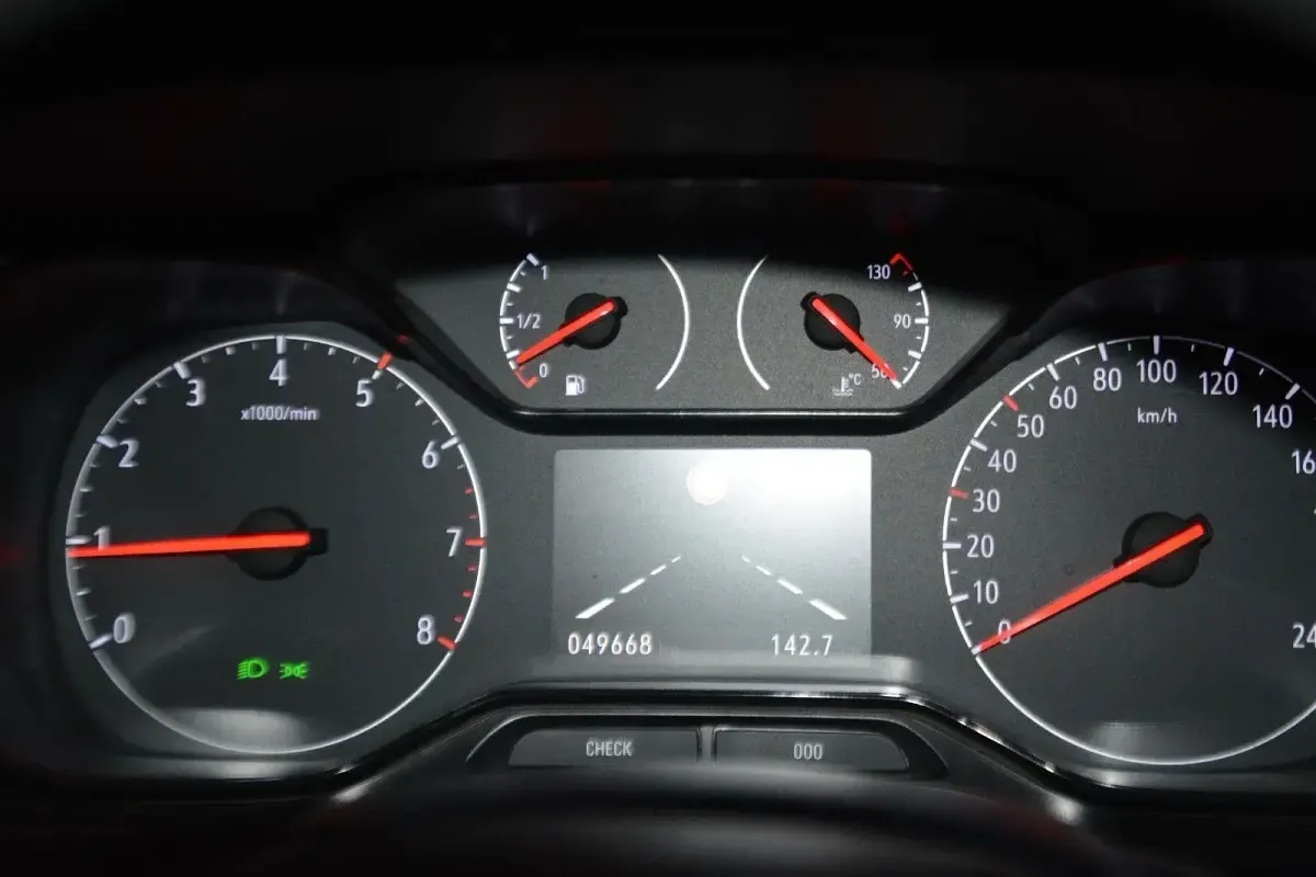 Gebraucht Opel Combo Life 102 PS (75 kW) 2022 Weiß Van / Kleinbus