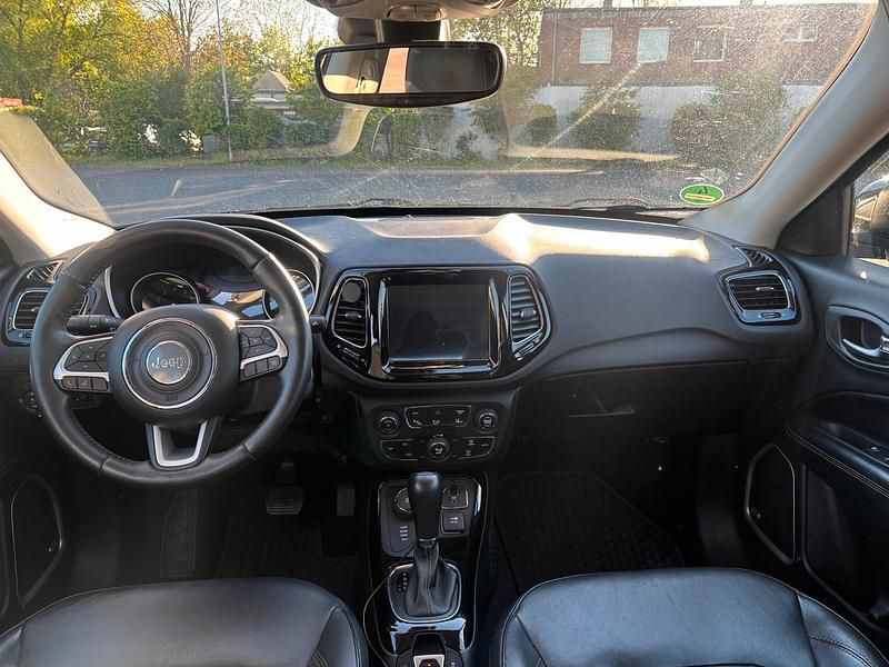 Second-hand Jeep Compass 170 CP (125 kW) 2018 Negru SUV