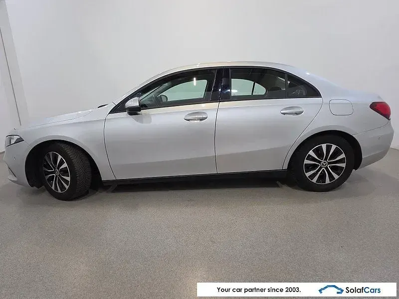 Gebraucht Mercedes A180 116 PS (85 kW) 2020 Silber Limousine