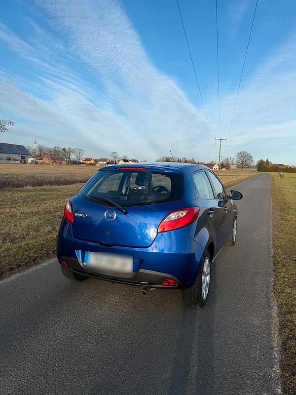 Gebraucht Mazda 2 75 PS (55 kW) 2009 Blau Kleinwagen