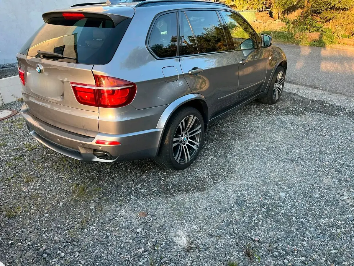Gebraucht BMW X5 Performance 306 PS (225 kW) 2013 Grau SUV