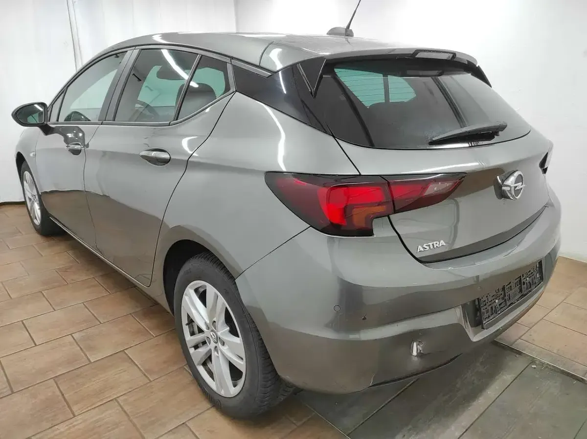 Używany Opel Astra 131 KM (96 kW) 2020 Szary Sedan/Limuzyna