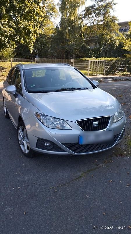 Silber Gebraucht 2012 Seat Ibiza ST Copa Kombi | 4.700 € (Fairer Preis) - Bild 1/4