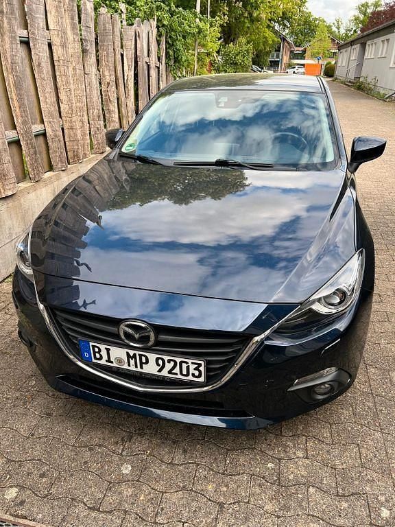 Blau Gebraucht 2016 Mazda 3 Nakama Limousine | 9.000 € (Superpreis) - Bild 1/4