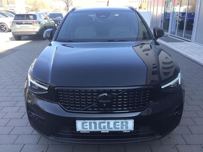 Gebraucht Volvo XC40 Plus 163 PS (119 kW) 2025 Onyx black SUV