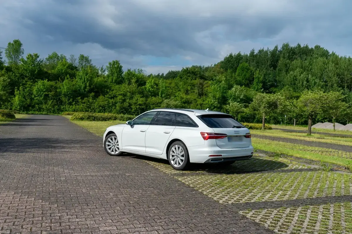 Gebraucht Audi A6 204 PS (150 kW) 2019 Weiß Kombi