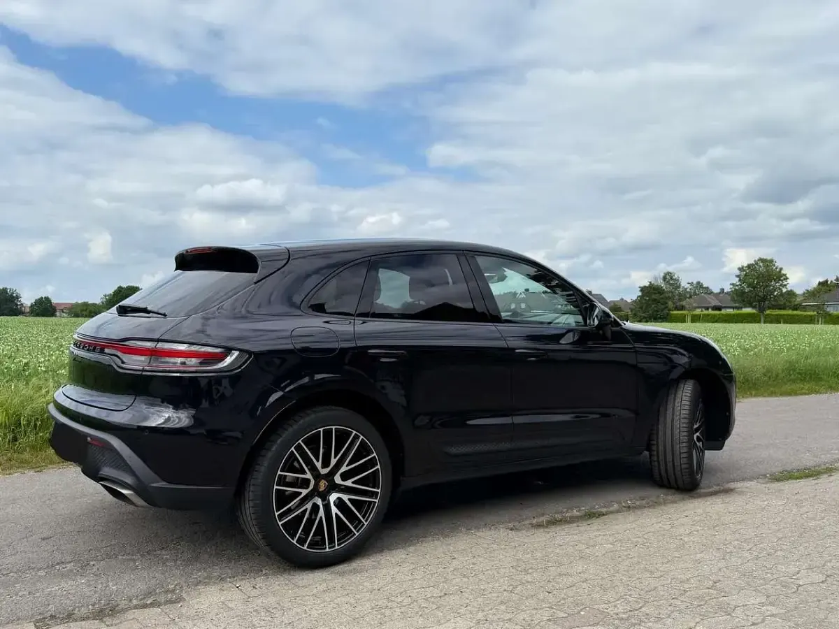 Gebraucht Porsche Macan 265 PS (194 kW) 2021 Schwarz SUV
