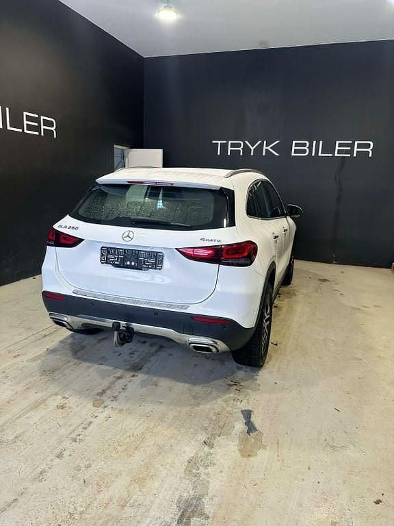 Gebraucht Mercedes GLA250 224 PS (164 kW) 2020 Weiß SUV