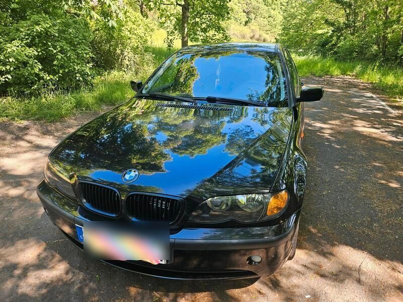 Schwarz Gebraucht 2002 BMW 320 Limousine | 4.750 € (Etwas zu teuer) - Bild 1/4