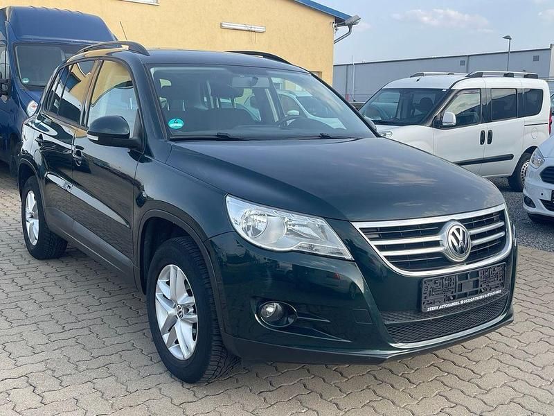 Grün Gebraucht 2011 VW Tiguan Trendline SUV | 6.999 € (Guter Preis) - Bild 1/4