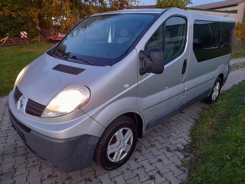 Silber Gebraucht 2008 Renault Trafic Van | 5.700 € (Guter Preis) - Bild 1/4