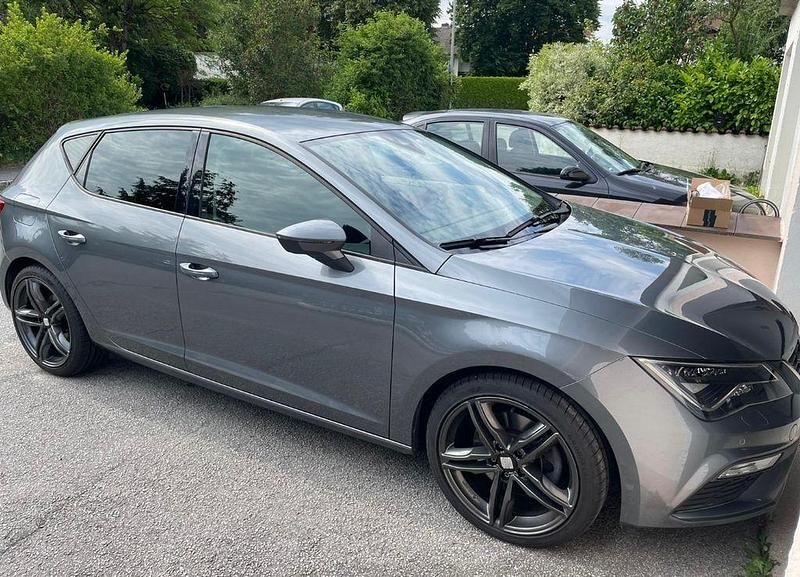Grau Gebraucht 2018 Seat Leon FR Limousine | 17.500 € (Fairer Preis) - Bild 1/4