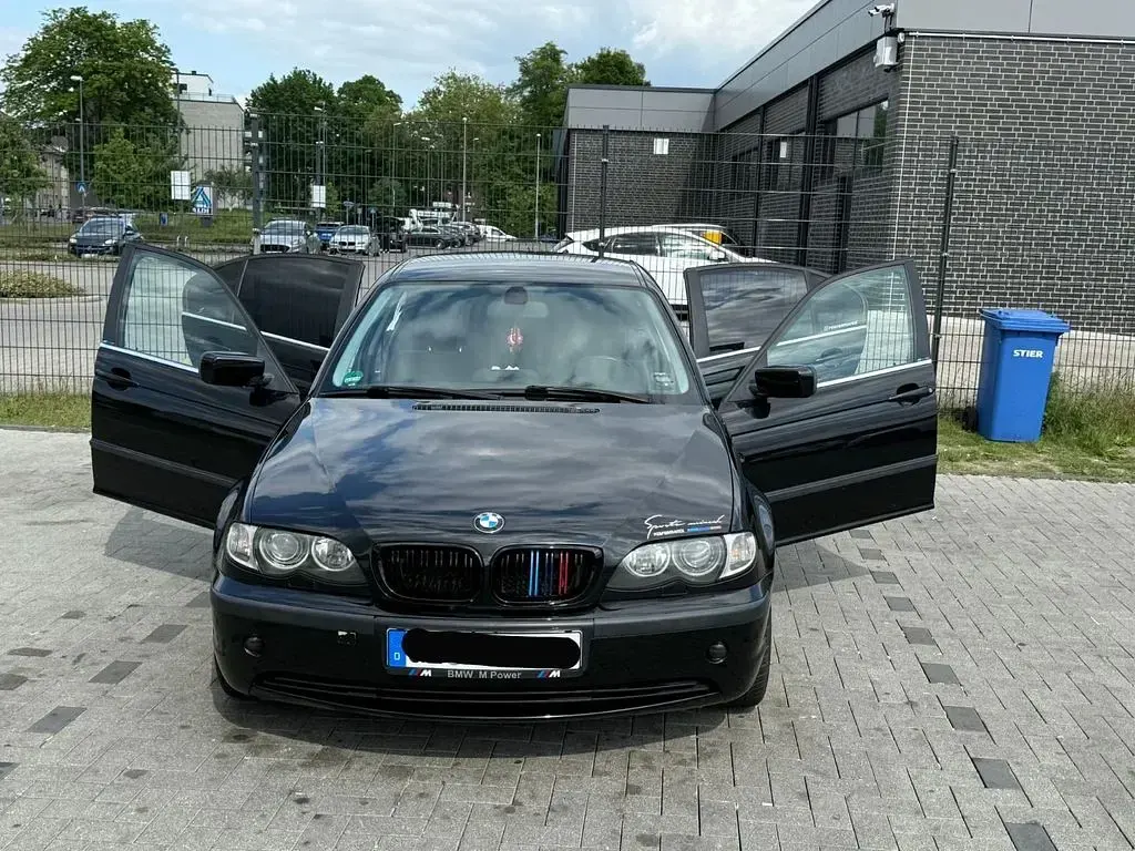 Gebraucht BMW 320 M Sport 170 PS (125 kW) 2002 Schwarz Limousine