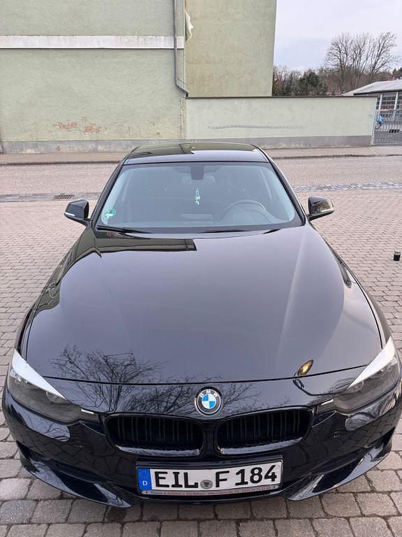 Gebraucht BMW 316 136 PS (100 kW) 2013 Schwarz Limousine