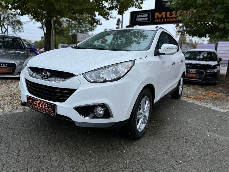 Weiß Gebraucht 2012 Hyundai ix35 Edition SUV | 10.950 € (Etwas zu teuer) - Bild 1/4