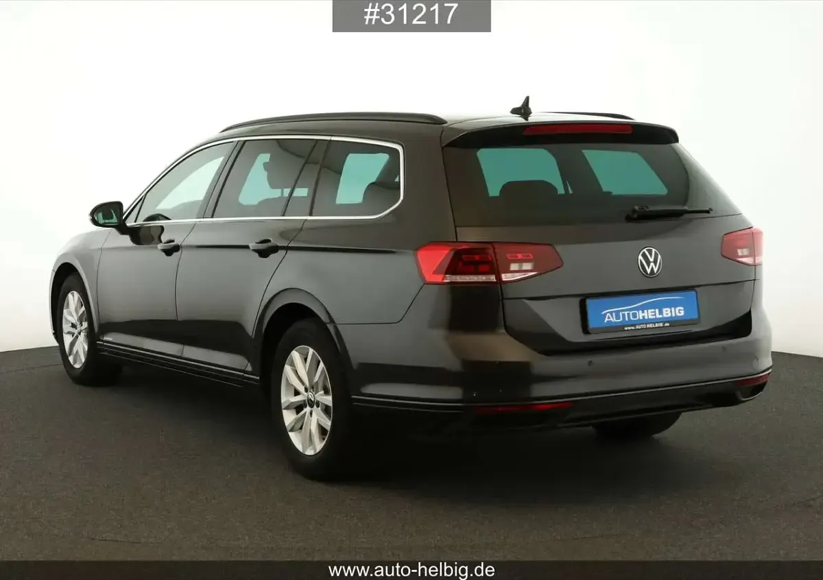 Gebraucht VW Passat Business 150 PS (110 kW) 2024 Grau Kombi