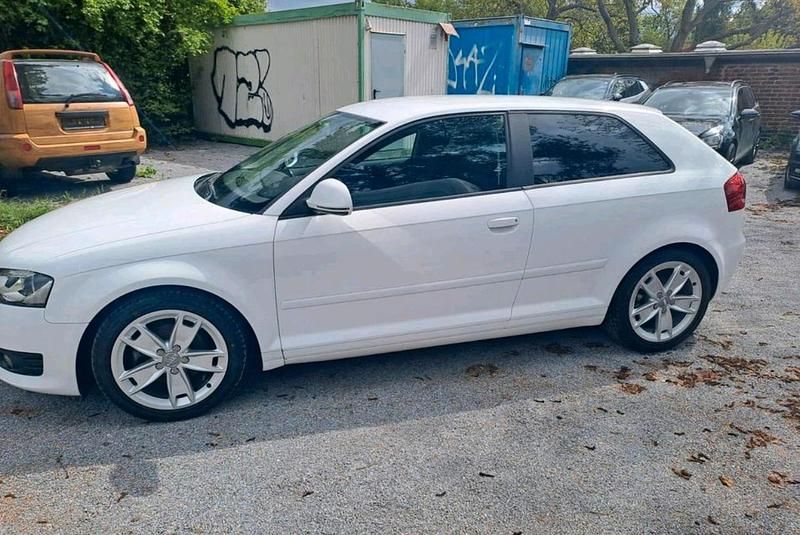 Weiß Gebraucht 2010 Audi A3 Coupé | 6.199 € (Fairer Preis) - Bild 1/4