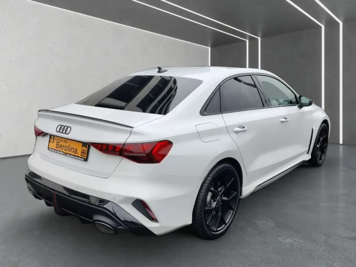 Gebraucht Audi RS3 Sport 400 PS (294 kW) 2025 Weiß Limousine