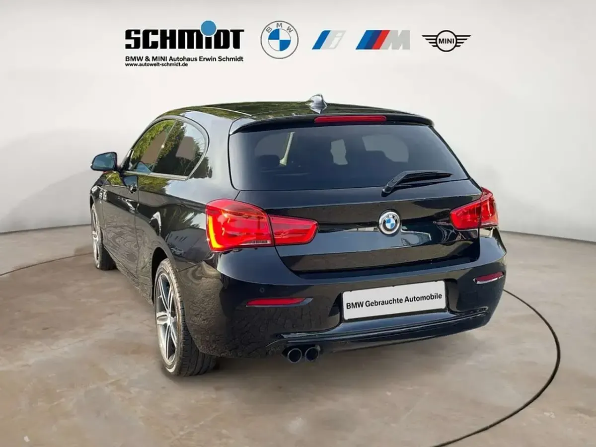 Gebraucht BMW 120 Sport Line 184 PS (135 kW) 2018 Schwarz uni Limousine