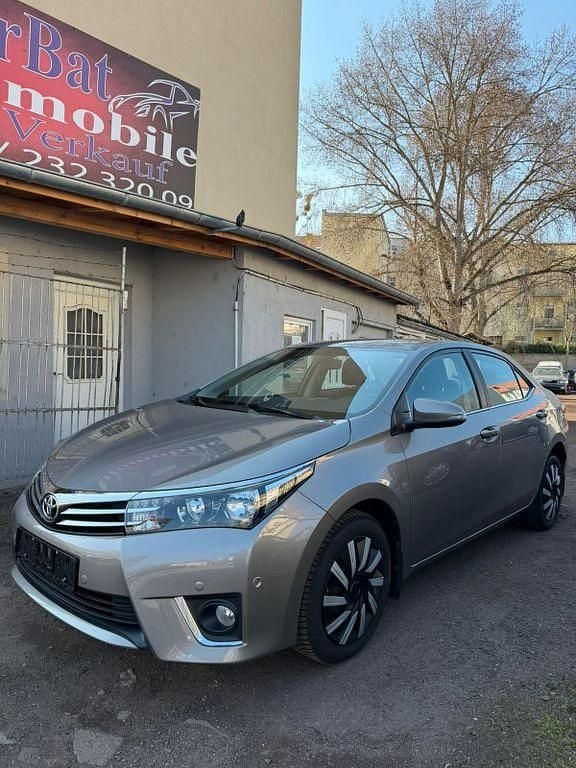 Gebraucht Toyota Corolla Edition 132 PS (97 kW) 2016 Braun Limousine