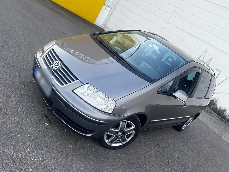 Gebraucht VW Sharan 140 PS (102 kW) 2006 Gold Van / Kleinbus