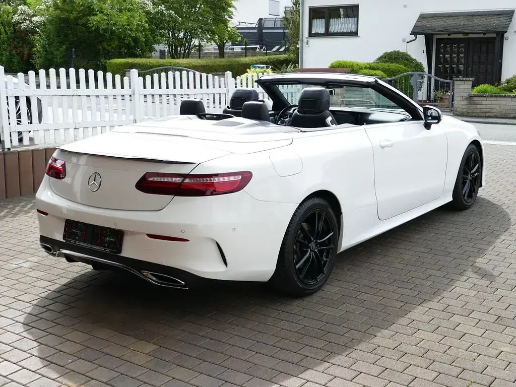 Gebraucht Mercedes E300 AMG 245 PS (180 kW) 2018 Polarweiß Cabrio