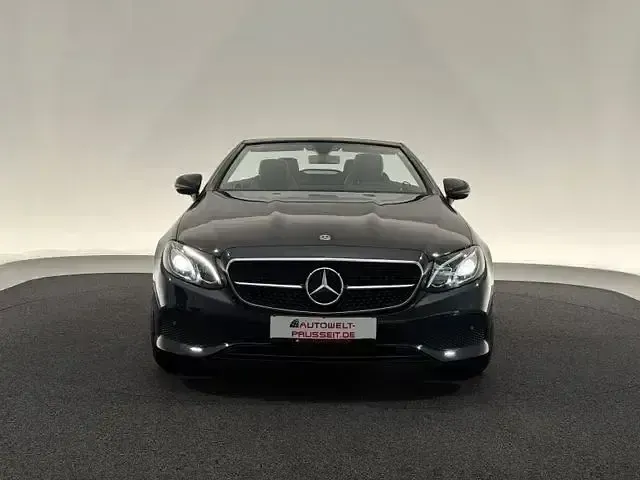 Gebraucht Mercedes E220 Avantgarde 194 PS (142 kW) 2019 Schwarz Cabrio